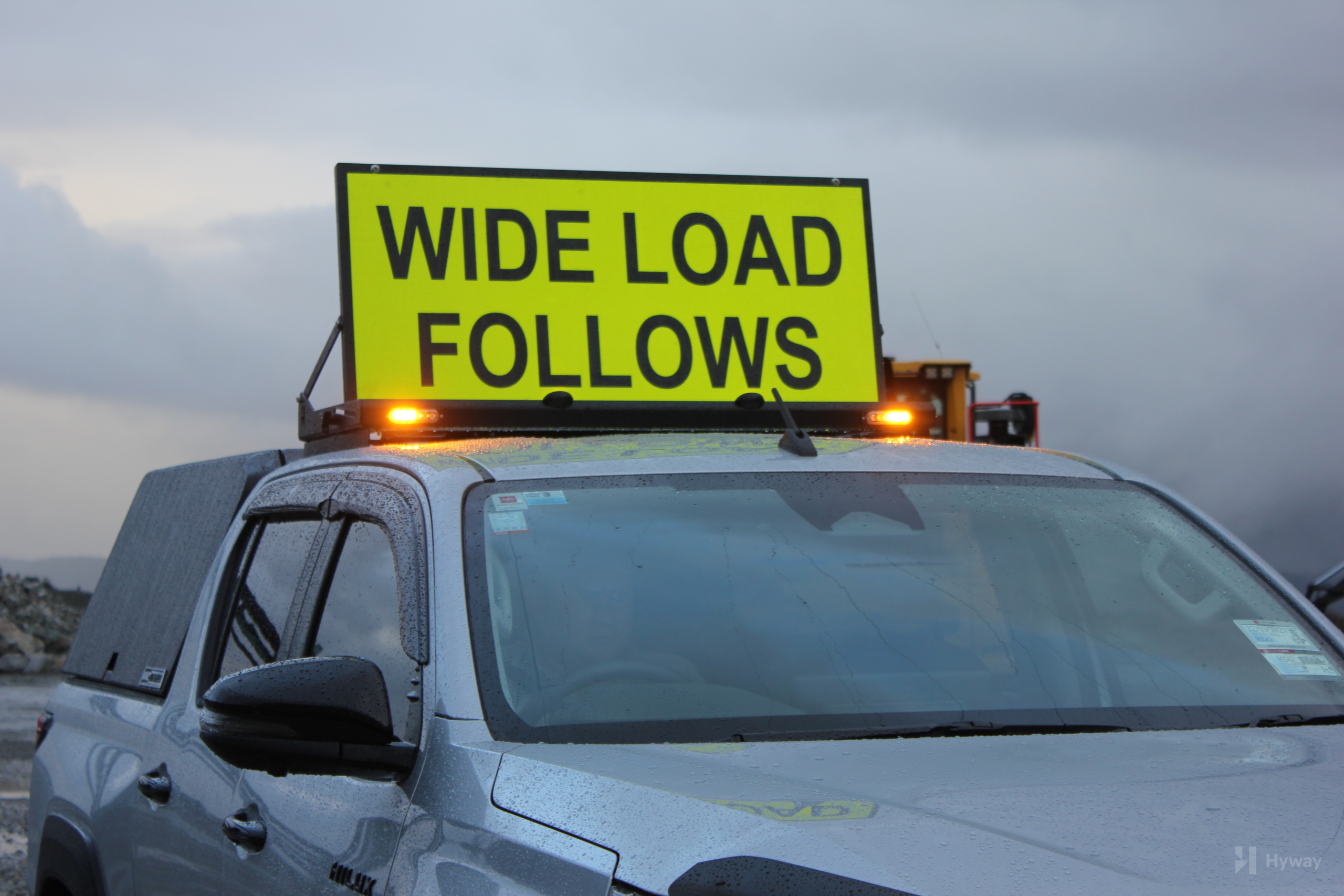 Pilot Vehicle Sign Rig - Image 3